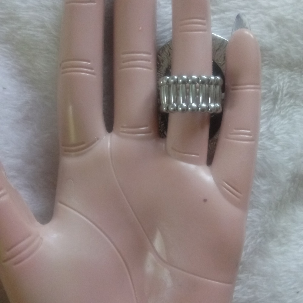 Ring - Picture 2 of 2